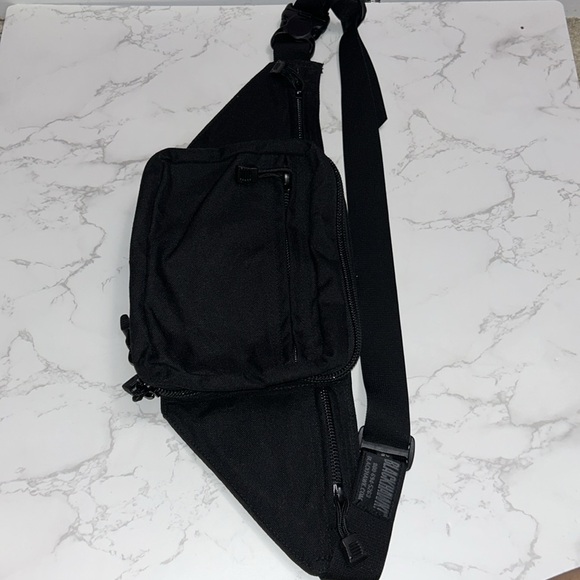 MENS Blackhawk Nylon Concealed Firearm Fanny Pack Holster - Picture 4 of 8